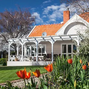  Bed & Breakfast Anglesea House & Garden New Zealand